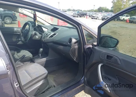 2013 Ford Fiesta Se z USA, uszkodzony, nr VIN 3FADP4BJ3DM107238